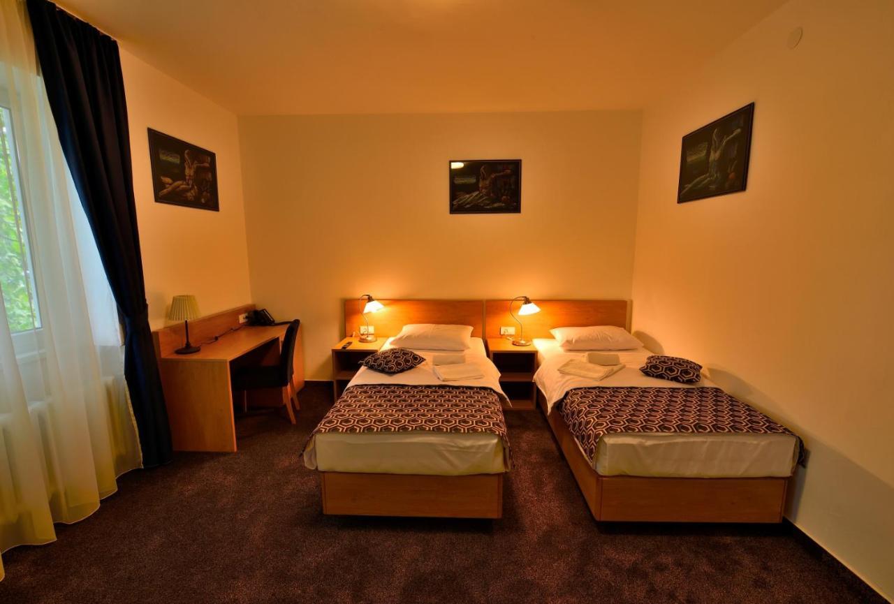 Orient Hotel Nablus Exterior foto